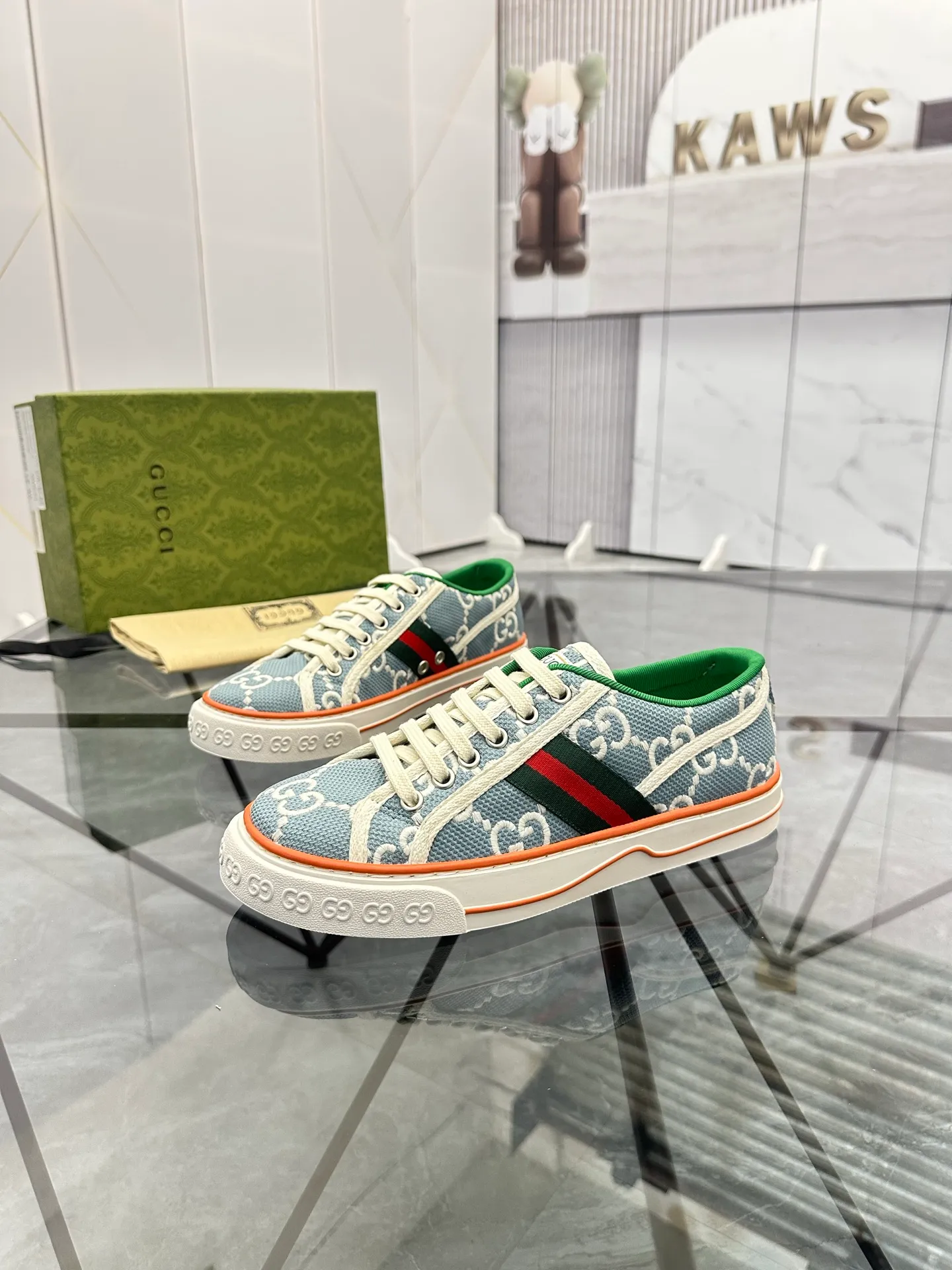 Men's shoes: 💰P380¥ Product trademark: Gucci* "Gucci*" low-top casual shoes Regular size: 38-44 (can be customized to 45.46.) Product materials: Original material from the upper counter, breathable lining, original outsole. Number: 661